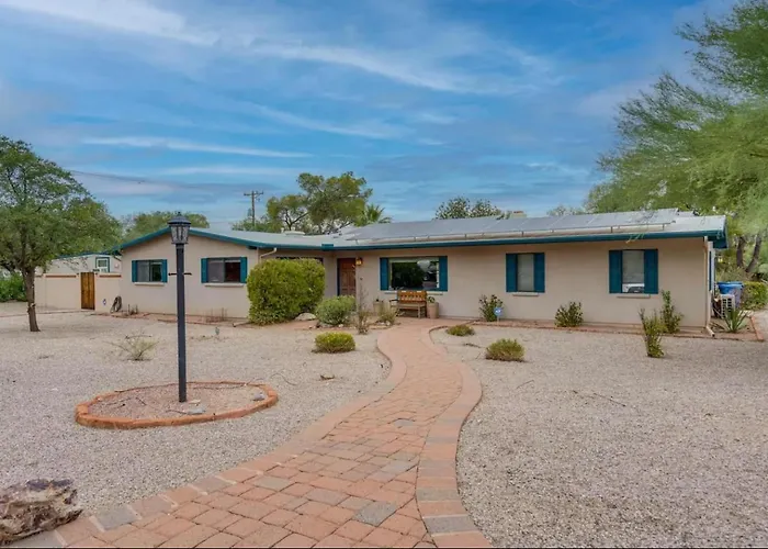 Сasa de vacaciones Private Oasis With Pool & Large Backyard Tucson