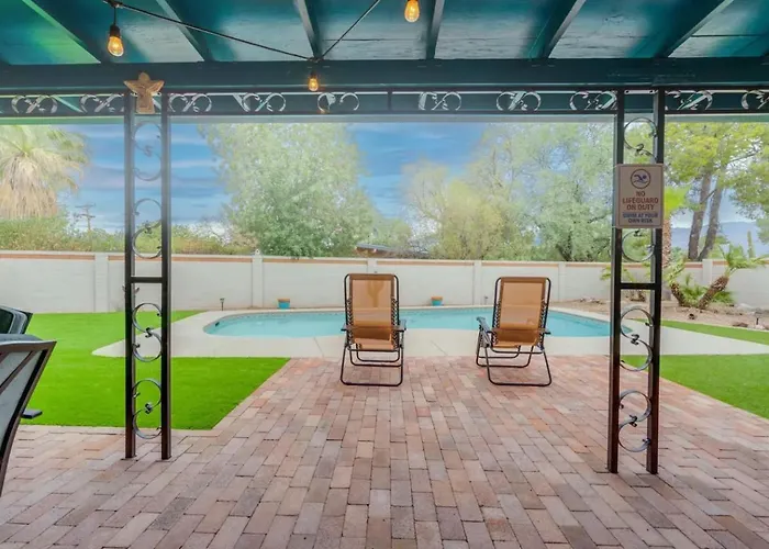 Private Oasis With Pool & Large Backyard Сasa de vacaciones